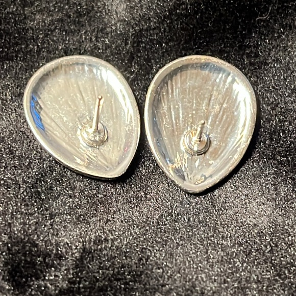 Fashionable Silvery Sparkling Earrings - Picture 2 of 2